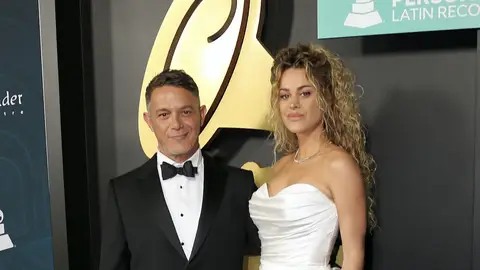 Alejandro Sanz y Candela Márquez en su primera aparición pública como pareja Alejandro Sanz y Candela Márquez en su primera aparición pública como pareja