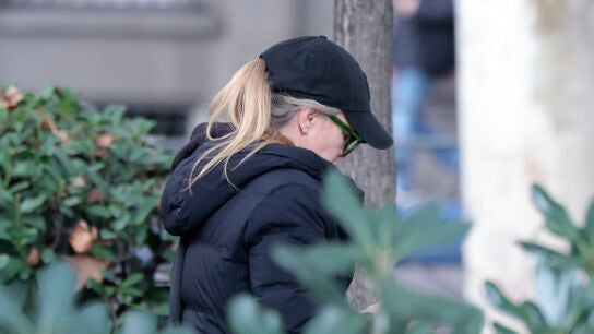 Genoveva Casanova paseando 