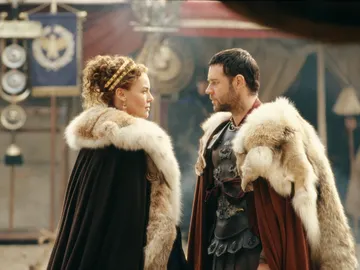 Connie Nielsen y Russell Crowe en Gladiator Connie Nielsen y Russell Crowe en Gladiator