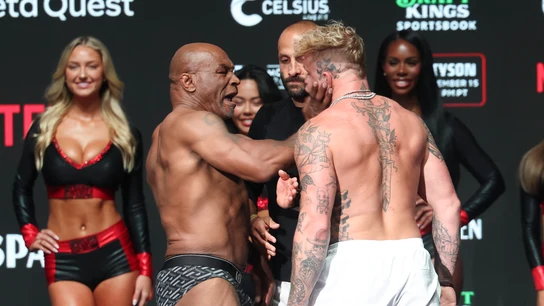 El bofetón de Mike Tyson a Jake Paul El bofetón de Mike Tyson a Jake Paul