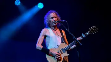 Robe Iniesta, de Extremoduro, en un concierto Robe Iniesta, de Extremoduro, en un concierto