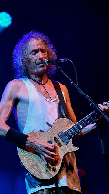 Robe Iniesta, de Extremoduro, en un concierto