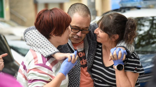 Los residentes de la residencia incendiada de Villafranca de Ebro (Zaragoza) llegan a Huesca Los residentes de la residencia incendiada de Villafranca de Ebro (Zaragoza) llegan a Huesca