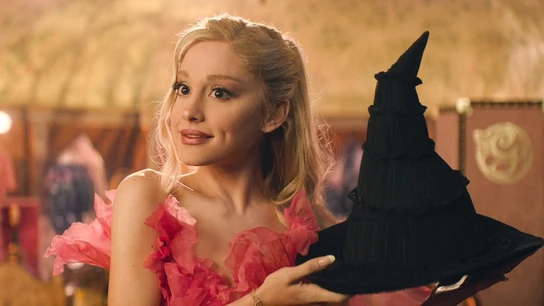 Ariana Grande como Glinda en Wicked Ariana Grande como Glinda en Wicked