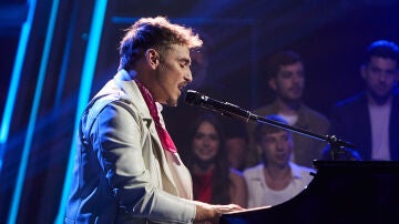 Ginés enamora junto al piano en una actuación magistral: “Me recuerdas a Pablo cuando empezó” 