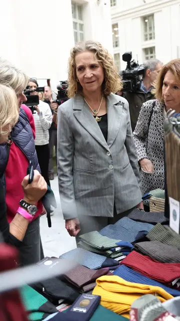 La infanta Elena, en el Rastrillo de Nuevo Futuro en Madrid La infanta Elena, en el Rastrillo de Nuevo Futuro en Madrid