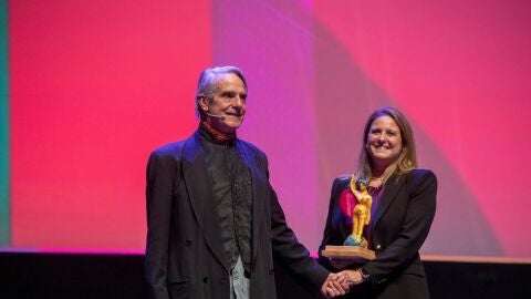 Jeremy Irons recibe el Giraldillo de Honor 