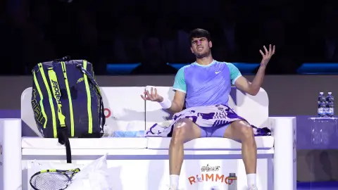 Antena 3 Deportes (15-11-24) Alcaraz no puede con un soberbio Zverev y dice adiós a la Copa de Maestros Antena 3 Deportes (15-11-24) Alcaraz no puede con un soberbio Zverev y dice adiós a la Copa de Maestros