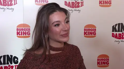Ana Guerra haciendo declaraciones a los medios Ana Guerra haciendo declaraciones a los medios