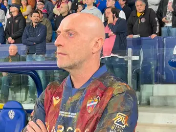 La emoción de Julián Calero, entrenador del Levante La emoción de Julián Calero, entrenador del Levante