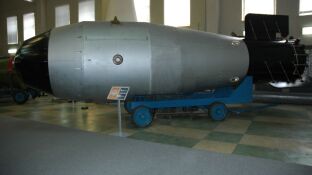 Fotograf&iacute;a de una r&eacute;plica de la carcasa de la Bomba del Zar