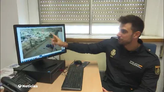 Estudiante de Policía Nacional salva a una joven de 18 años en el Metro de Madrid Estudiante de Policía Nacional salva a una joven de 18 años en el Metro de Madrid