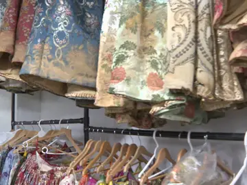 Trajes de falleras destrozados Trajes de falleras destrozados