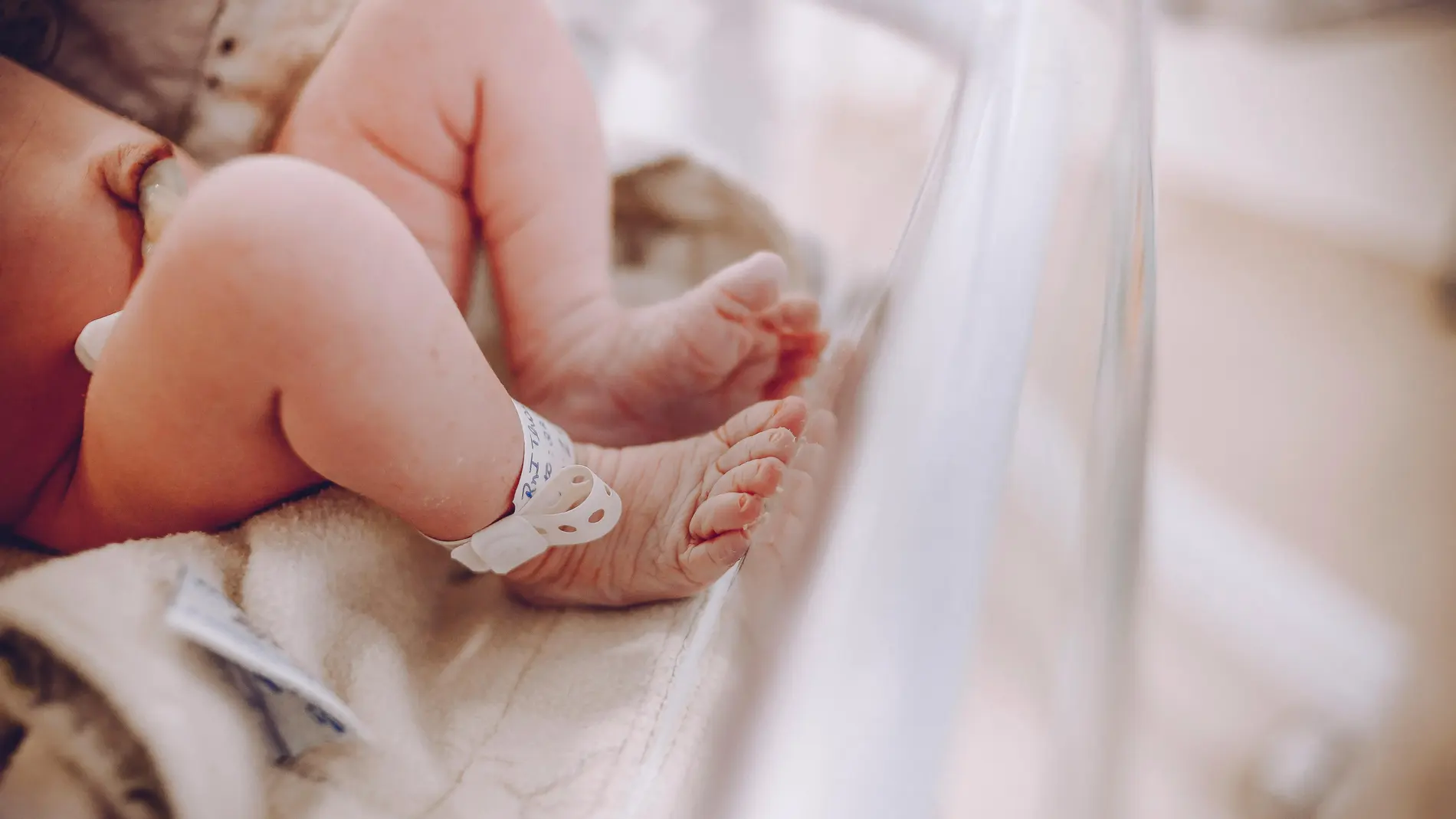 Imagen de archivo de los pies de un bebé Imagen de archivo de los pies de un bebé