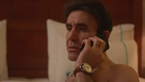 Timur recibe una llamada que lo cambia todo: Bahar necesita un trasplante de hígado urgente Timur recibe una llamada que lo cambia todo: Bahar necesita un trasplante de hígado urgente