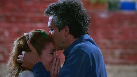 ¡Nueva boda a la vista! Orhan le pide matrimonio a Ayten con la ayuda de los Eren ¡Nueva boda a la vista! Orhan le pide matrimonio a Ayten con la ayuda de los Eren
