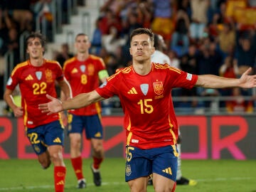 Bryan Zaragoza celebra el 3-2 ante Suiza