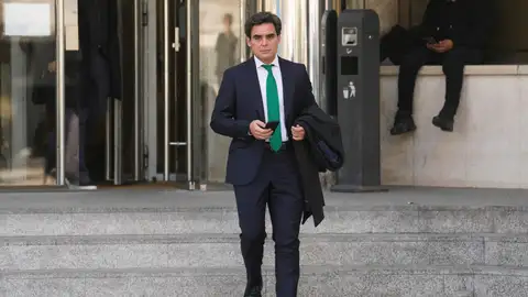 Juan José Güemes, a su salida de los juzgados de la Plaza de Castilla Juan José Güemes, a su salida de los juzgados de la Plaza de Castilla