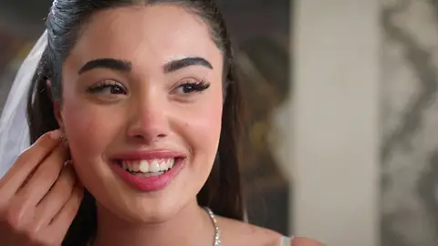 El bonito regalo de Akif y Nebahat a Süsen el día de su boda: “Eres una más de la familia” El bonito regalo de Akif y Nebahat a Süsen el día de su boda: “Eres una más de la familia”