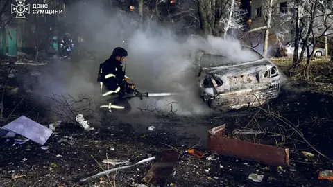 Al menos 10 muertos en Ucrania tras un ataque de Rusia. Al menos 10 muertos en Ucrania tras un ataque de Rusia.