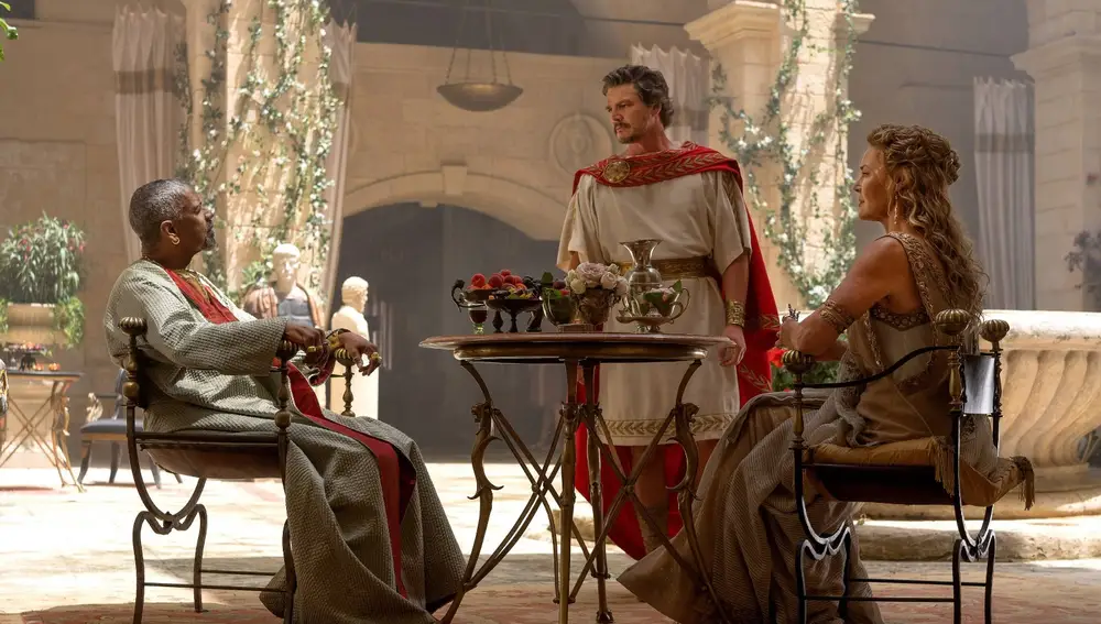 Denzel Washington, Pedro Pascal y Connie Nielsen en Gladiator II Denzel Washington, Pedro Pascal y Connie Nielsen en Gladiator II