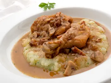 Arguiñano, sobre el guiso de pollo al oporto: "Es una receta que vais a guardar para el resto de vuestra vida" Arguiñano, sobre el guiso de pollo al oporto: "Es una receta que vais a guardar para el resto de vuestra vida"