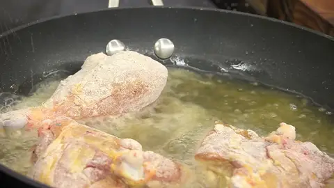 Introdúcelos en la sartén y fríelos a fuego medio Introdúcelos en la sartén y fríelos a fuego medio