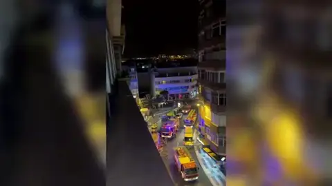 El incendio de un patinete eléctrico en Gran Canaria deja sin agua a un edificio entero El incendio de un patinete eléctrico en Gran Canaria deja sin agua a un edificio entero