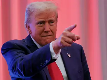 TRUMP CONFIRMA QUE UTILIZARÁ AL EJÉRCITO PARA LA DEPORTACIÓN MASIVA DE INMIGRANTES INDOCUMENTADOS TRUMP CONFIRMA QUE UTILIZARÁ AL EJÉRCITO PARA LA DEPORTACIÓN MASIVA DE INMIGRANTES INDOCUMENTADOS