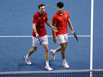 Granollers y Alcaraz durante el partido de la Copa Davis