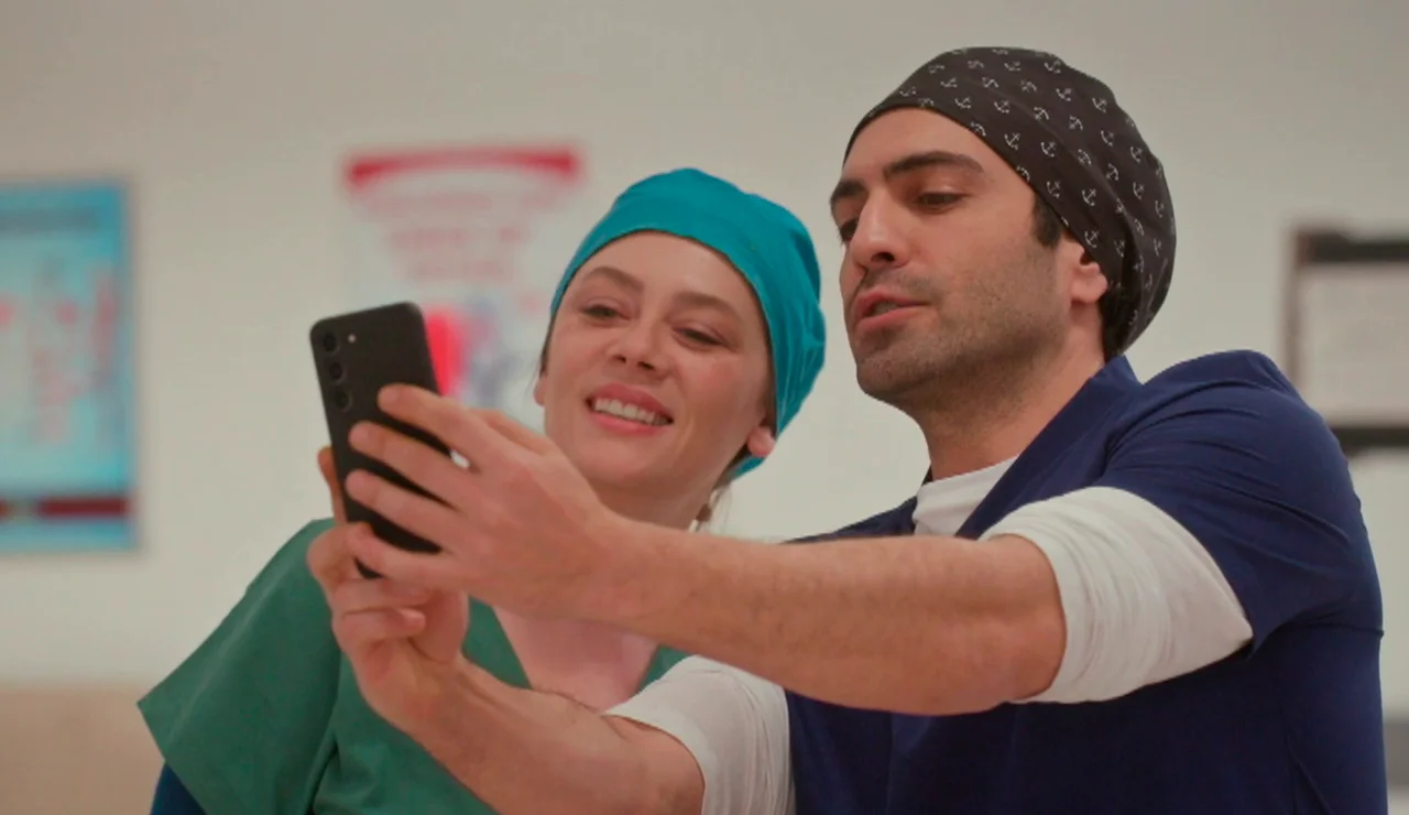 Evren y Bahar en Renacer