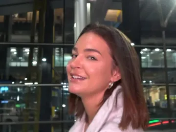 Laura Escanes en el aeropuerto Laura Escanes en el aeropuerto