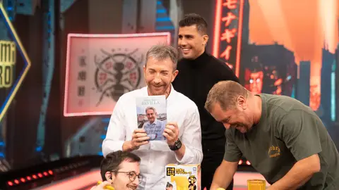 Rodri Hernández salva a El Monaguillo con uno de sus inventos japoneses: "Me la llevaba a Manchester" Rodri Hernández salva a El Monaguillo con uno de sus inventos japoneses: "Me la llevaba a Manchester"