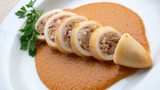 Receta de calamares rellenos de mar y monta&ntilde;a, de Karlos Argui&ntilde;ano