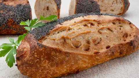 El chascarrillo de Arguiñano a Joseba por la receta que ha elaborado: "Contigo también, pan y cebolla" El chascarrillo de Arguiñano a Joseba por la receta que ha elaborado: "Contigo también, pan y cebolla"