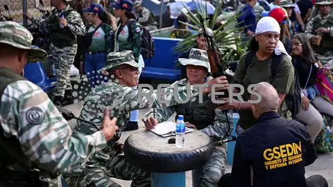 Maduro activa una red militar para reprimir las protestas de la oposición Maduro activa una red militar para reprimir las protestas de la oposición
