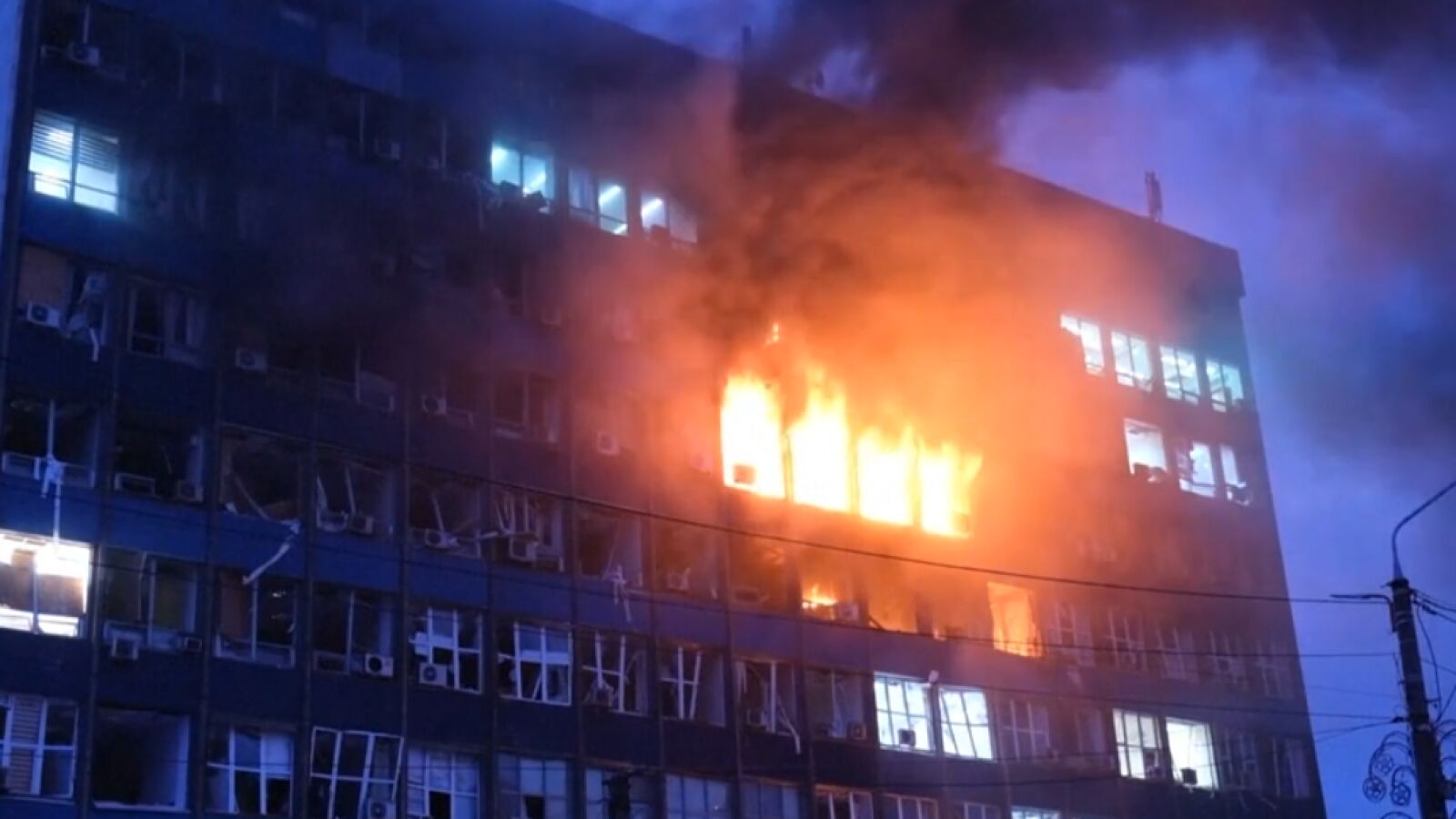 Al menos 13 muertos y 40 heridos en un ataque aéreo ruso a Zaporiyia 
