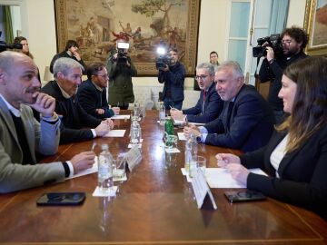 Ángel Víctor Torres y Fernando Clavijo, durante una reunión