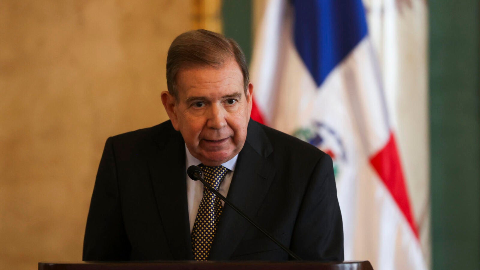 Edmundo González: 