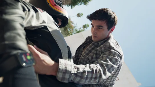 ¡Trágico accidente! Álex atropella con su coche a Hugo y se da a la fuga ¡Trágico accidente! Álex atropella con su coche a Hugo y se da a la fuga
