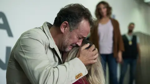 Cambio de planes: el miedo invade a Martín al descubrir que el joven al que ha atropellado Álex es hijo de los Aguilar Cambio de planes: el miedo invade a Martín al descubrir que el joven al que ha atropellado Álex es hijo de los Aguilar