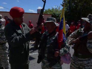 Maduro rearma las milicias en Venezuela