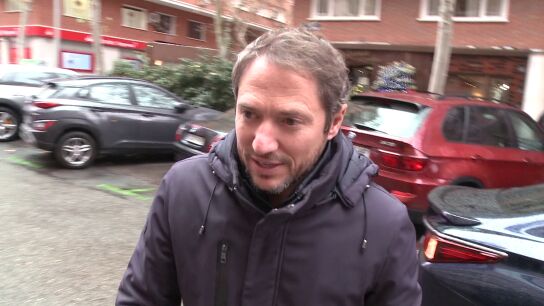 Manuel Martos, a la salida de un restaurante en Madrid