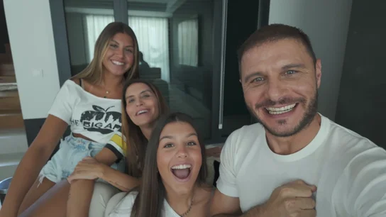 Joaquín Sánchez y su familia Joaquín Sánchez y su familia
