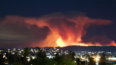 El incendio de Palisades (Los Ángeles) en las montañas de Santa Mónica El incendio de Palisades (Los Ángeles) en las montañas de Santa Mónica