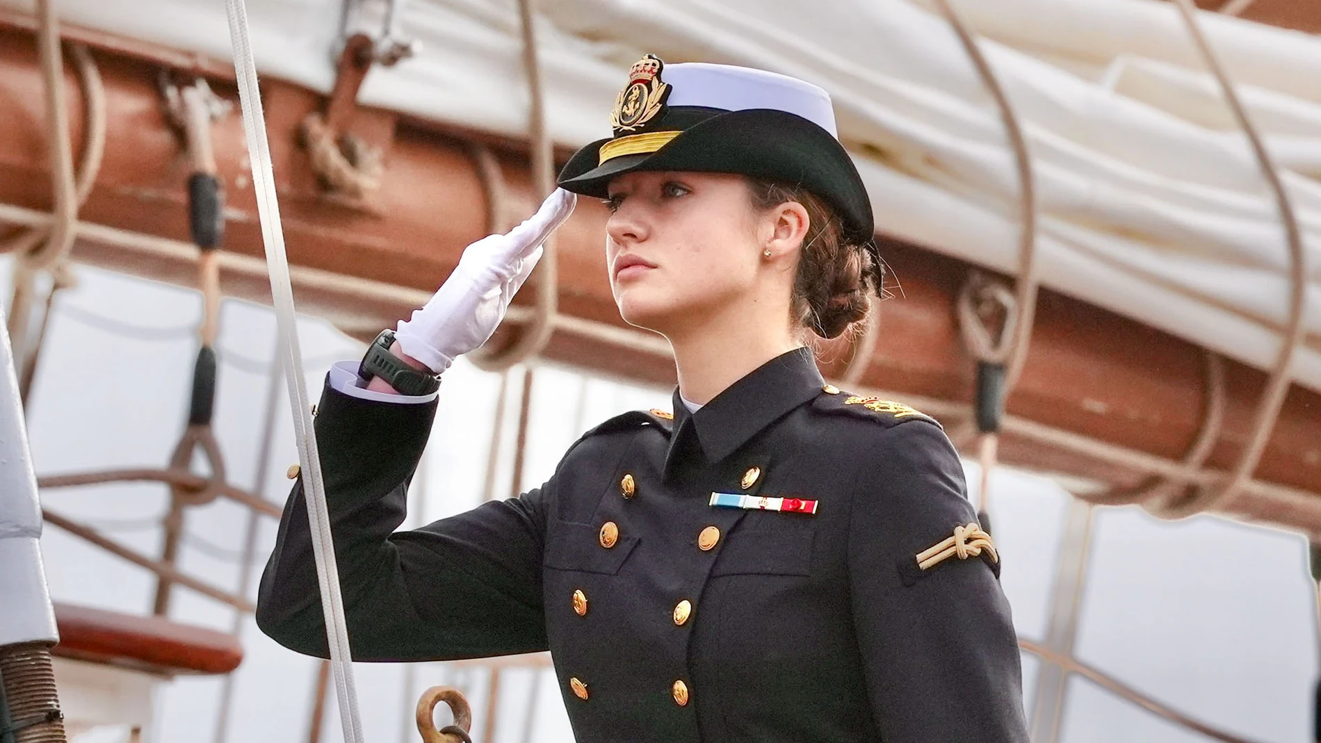 A3 Noticias Fin de Semana (11-01-25) El buque Juan Sebastián de Elcano zarpa desde Cádiz con la princesa Leonor a bordo A3 Noticias Fin de Semana (11-01-25) El buque Juan Sebastián de Elcano zarpa desde Cádiz con la princesa Leonor a bordo