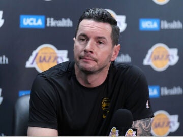 El entrenador de los Lakers, JJ Redick