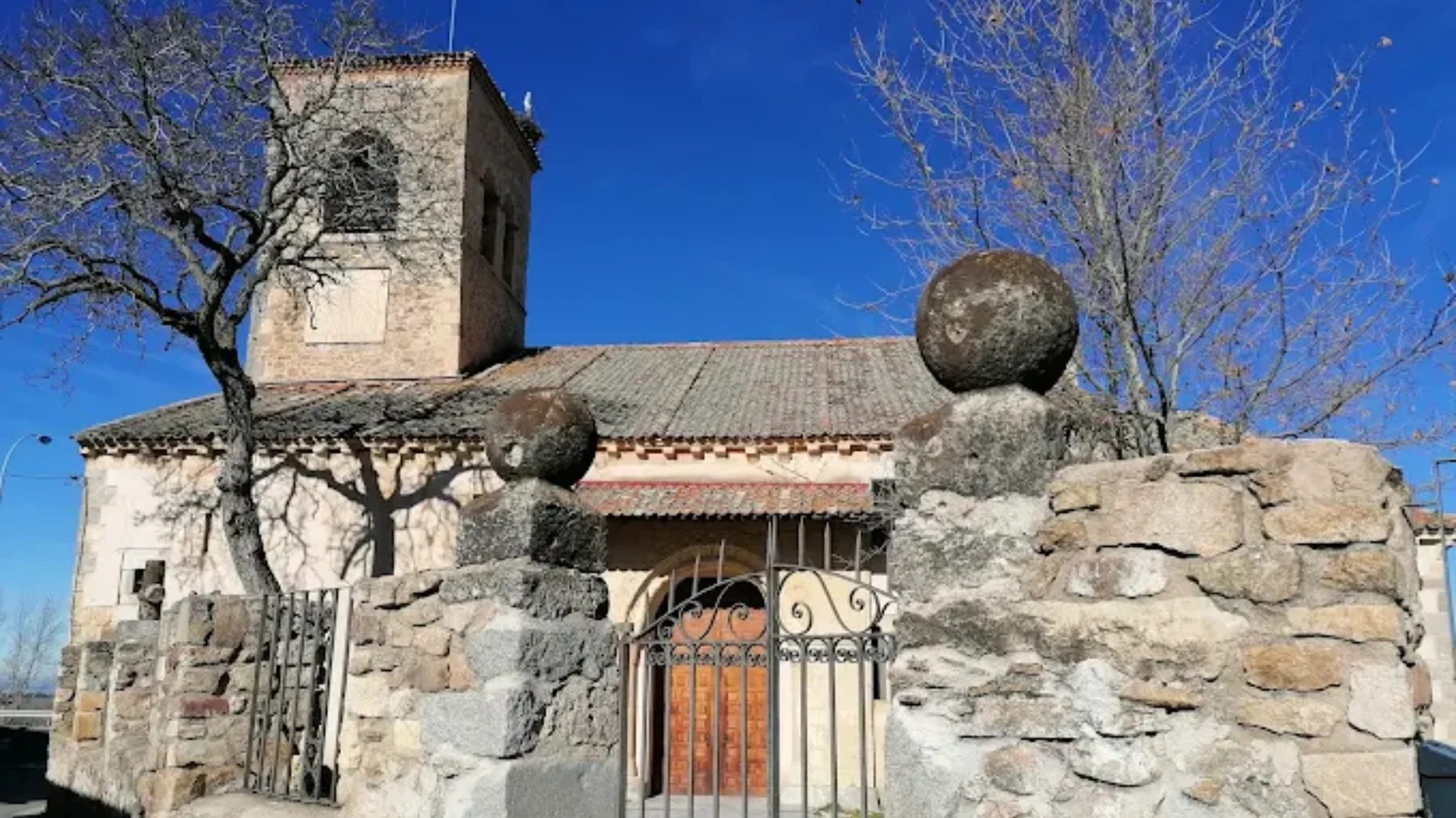 Imagen de la iglesia de San Nicolás de Bari, en Torrecaballeros, Segovia. Imagen de la iglesia de San Nicolás de Bari, en Torrecaballeros, Segovia.