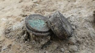 Descubren en Francia un anillo de oro de 1.800 a&ntilde;os en perfecto estado