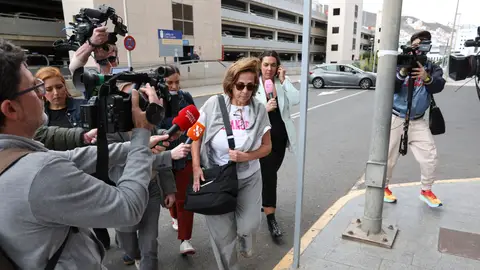 Merchi, madre de Anabel Pantoja, llegando al hospital Merchi, madre de Anabel Pantoja, llegando al hospital